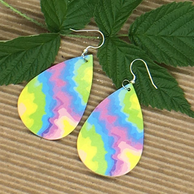 "Talia" Retro Tie-Dye Design Boho Chic Faux Leather Earrings--Steps